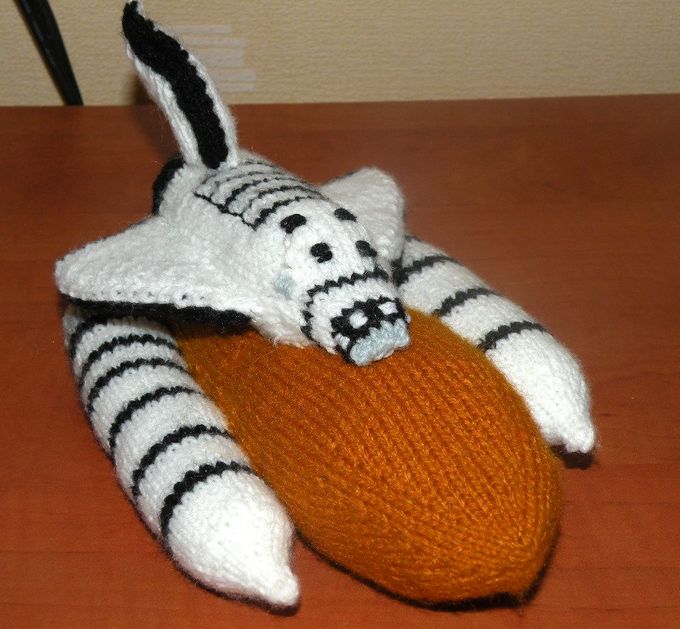 knitted discovery space shuttle