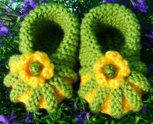 Papucei tricotati pentru nou-născuti